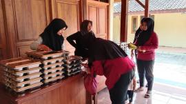 SPPG Ngipak Salurkan MBG Kepada Bumil, Busui, dan Balita Pra PAUD di Bendungan